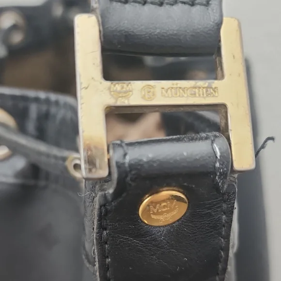 MCM Black Shoulder Bag with Drawstring Closure, Vintage Pre-owned - Picture 8 of 17